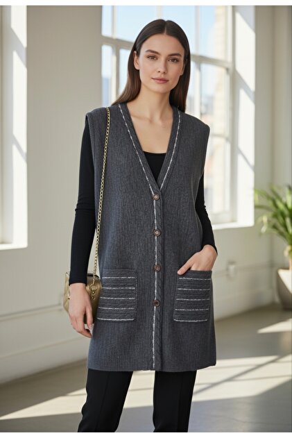 Women's Boat Neck Long Knit Vest Sleeveless Buttoned Pocketed for Daily Use
