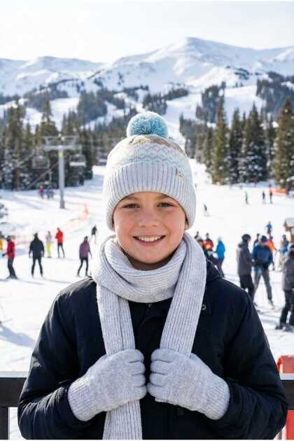 Junior Boys Winter Scarf Beanie Gloves Set – Warm Accessory Kit for Kids