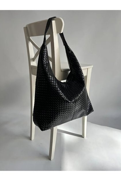 Large Knitted Textured Women's Shoulder Bag with a Casual Look and Large Volume
