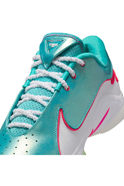 Nike LeBron 22 'Christmas Pack - Limelight' Basketbol Ayakkabısı
