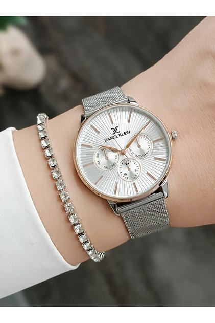 Straw Steel Bracelet Women Wristwatch Bangle