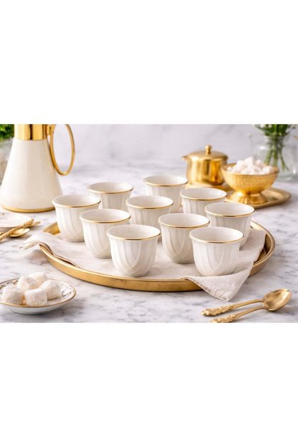 ✨ Luxurious coffee cups with a touch of gold – elegance to suit your refined taste ☕🤍