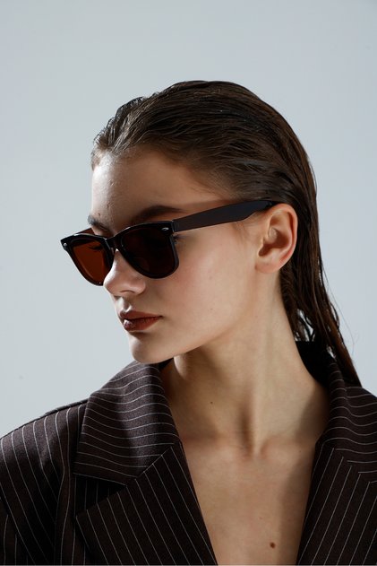 Uv Protection Sunglasses with Transparent Brown Glass and Frame
