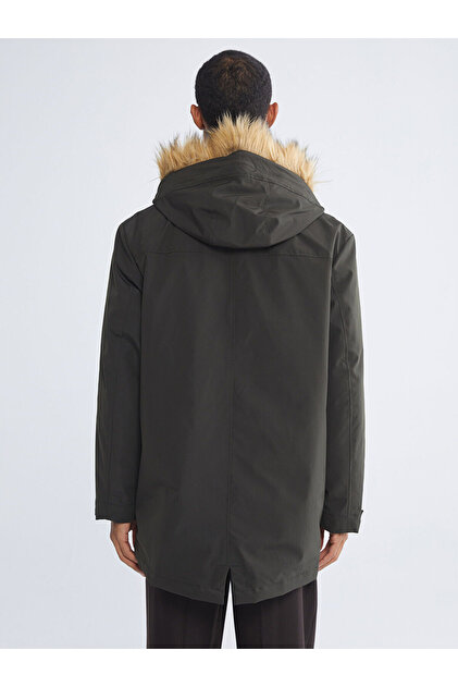 LC Waikiki LCW Vision Standart Kalıp Kürk Kapüşonlu Erkek Parka