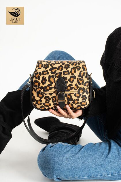 4-Eyelet Covered Women's Crossbody and Shoulder Bag