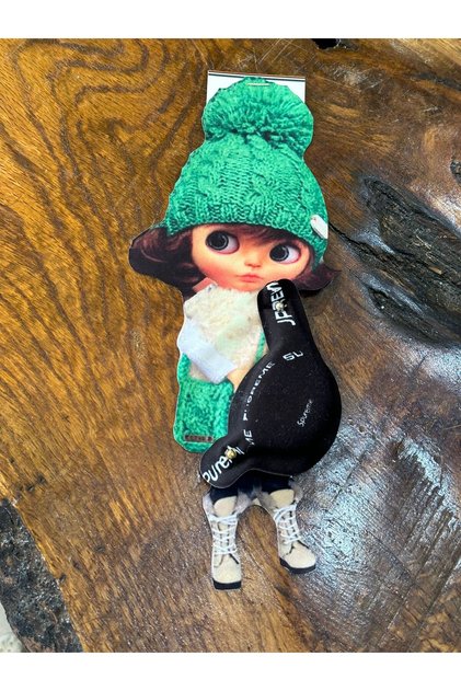 27X12 cm Embossed Girl in Green Hat with Bag Embroidery Applique