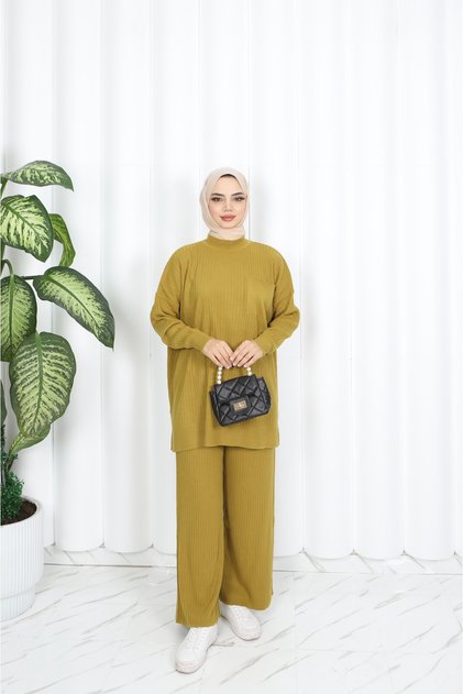 Knitwear Set with Knitted Pants