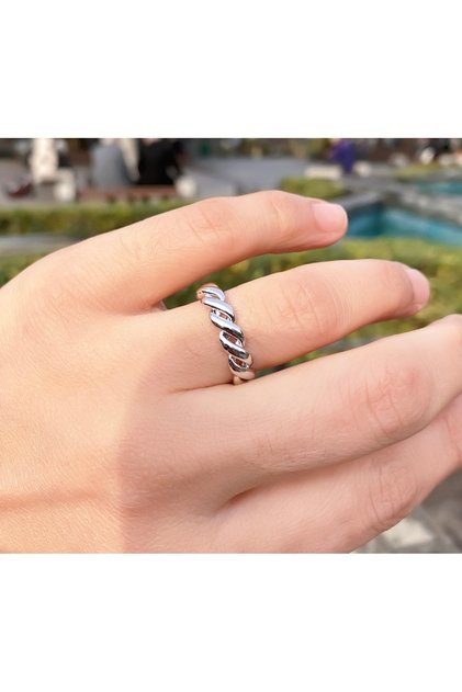 Steel Twisted Ring Does Not Tarnish. Adjustable for Each Finger