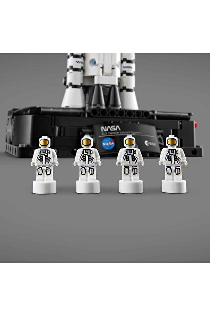 LEGO Technic NASA Artemis Uzay Fırlatma Sistemi Roketi 42221