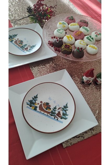 2-Piece Christmas Porcelain Plate Teni Year Presentation Plate Red Gift Decorative