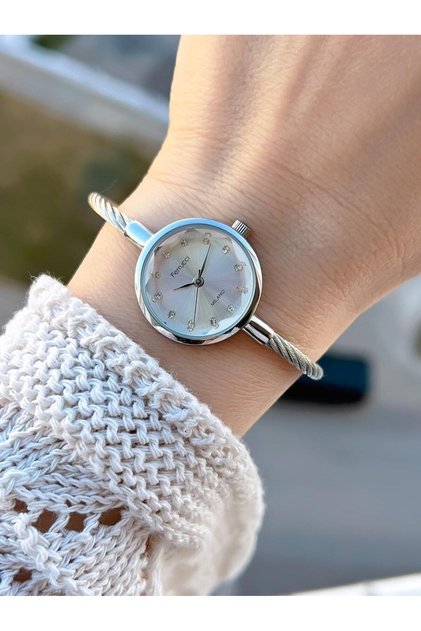 Small Case Vintage Series 2 Years Warranty New Season 3Atm Resistant Women Wristwatch Fr1142.M1