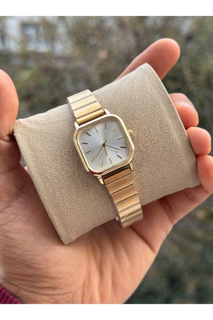 New Season Vintage Square Design Women's Wristwatch