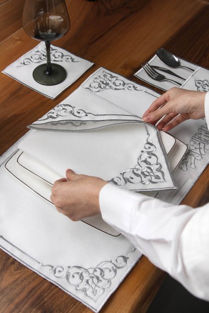 Basmala Embroidered Ramadan Iftar Tableware Presentation Set - 24 Piece Ramadan Set for 6 People