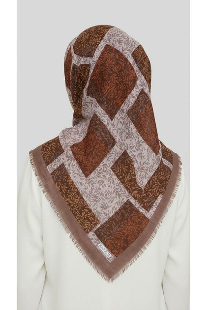 Wool Scarf with Leaf Pattern - Beige / Cream
