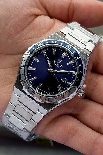 Stylish Men's Wristwatch with Slim Case Calendar