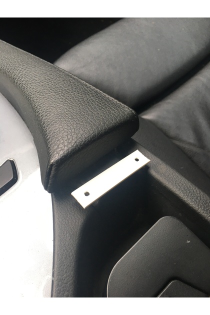 BMW E61 E60 Orta konsol açma mandalı - 4124659