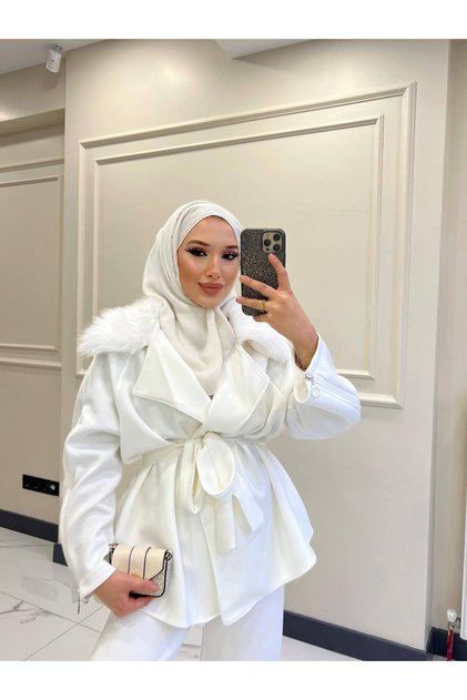 KÜRK YAKA DETAYLI KUŞAKLI KRUVAZE KAPAMALI İKİLİ TAKIM