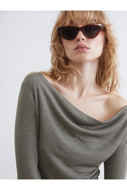 Peak New Season Draped Neck Gathered Blouse