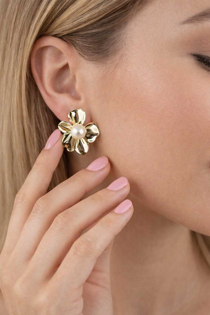 Women's Pearl Flower Steel Earrings Flower Model Gold Plated Non-Tarnish