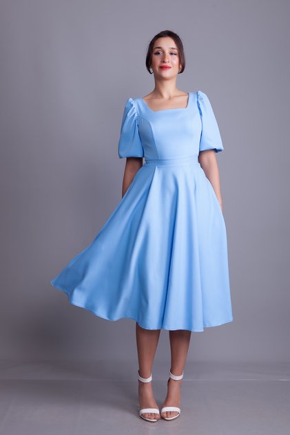 Rochie de seara cu maneca balon, albastru bebelus, lungime midi, decolteu pătrat