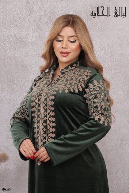❄️ قفطان "ليالي النخبة" نقشة 2026 الملكية بمخمل فاخر درجة أولى وتطريز صوف ذهبي بضمان ليالي الجلابية