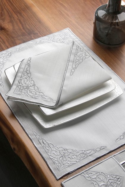 Bereket Embroidered Ramadan Iftar Tableware Presentation Set - 24 Piece Ramadan Set for 6 People