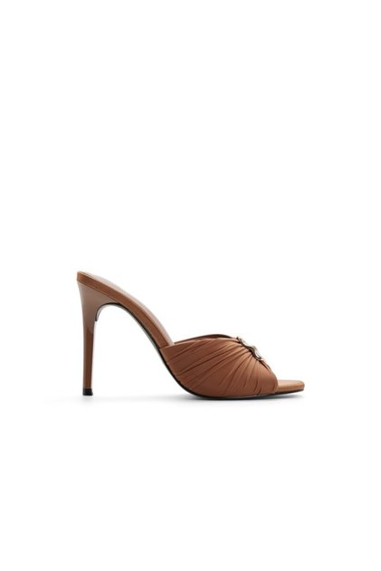Vivea / Heeled Sandals