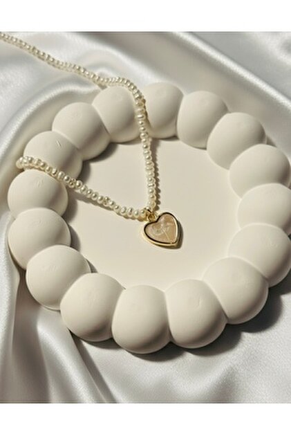 Vivienne Westwood Three-Row Pearl Drop Choker – Üç Sıralı İncili