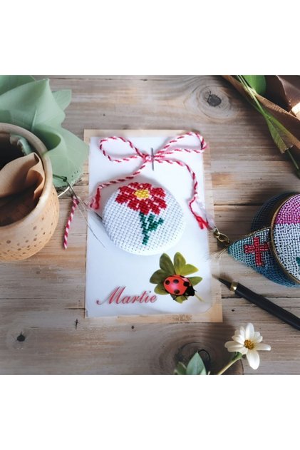 Broșă brodată manual - 37mm