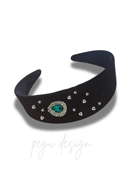 Velvet Emerald Color Crystal Glass Stone Special Design Wide Crown