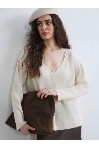 Özmarka New Season V-Neck Lace Detailed Oversized Women's Knitwear Sweater
