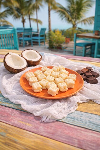 Fildişi Beyaz Çikolatalı Hindistan Cevizi Küp Draje - 150 Gr.
