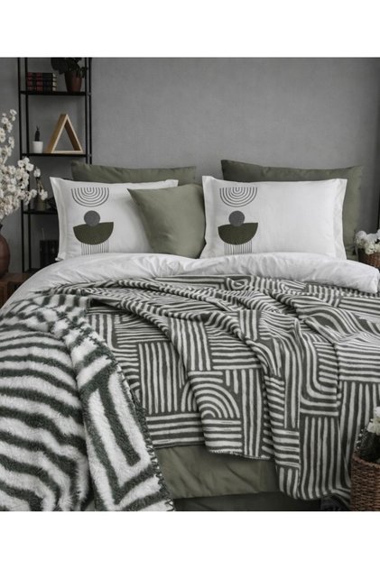 7-Piece Bedding Set with Blanket Double Size