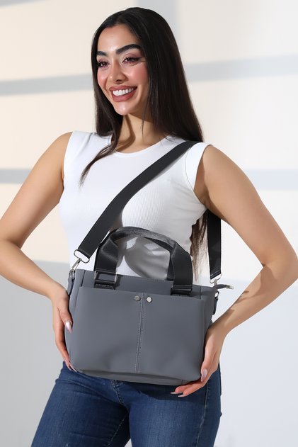 Buzi Kadın Gri Omuz & Çapraz Çanta – Minimal ve Modern Günlük Stil