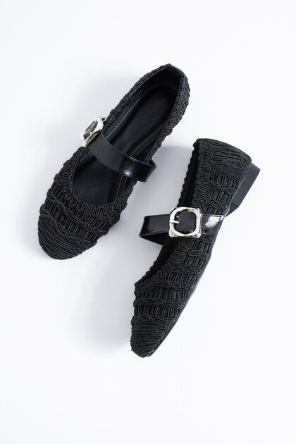Perme belted woven straw women's ballet flats - black