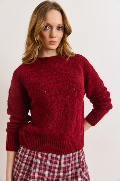 Women's Burgundy Lace-Like Knit Soft Textured Knitwear Sweater Kzk-19001053