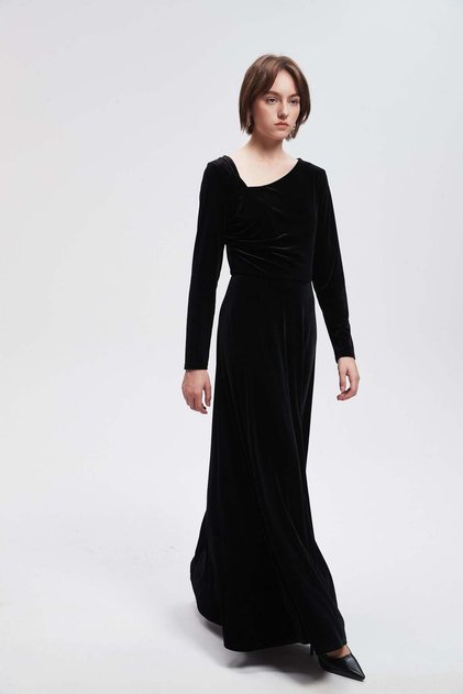Long Solid Dress with Long Sleeves