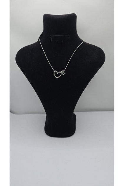 Stainless Steel Silver Color Heart Detailed Letter Necklace – Letter E