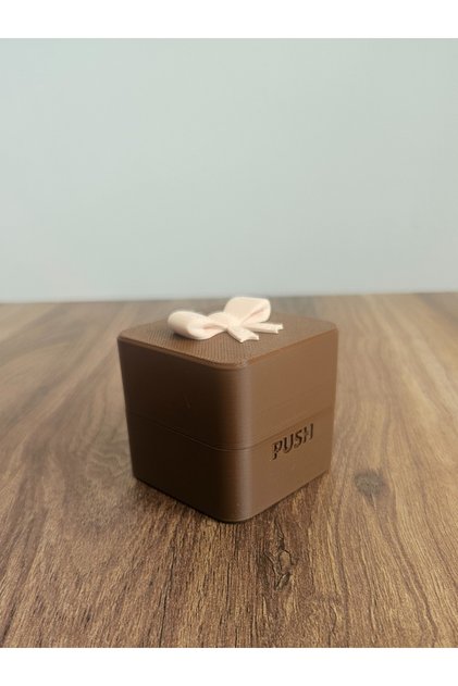 3D içinden Nah El haraketi çıkan /Yaylı Nah Kutusu - OTOMOTİK DEĞİLDİR EL İLE AÇILIR