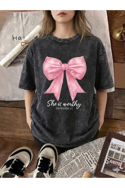 Vintage Look, Pink Bow Printed Oversized Women's T-Shirt. Acid Wash Oversized T-Shirt