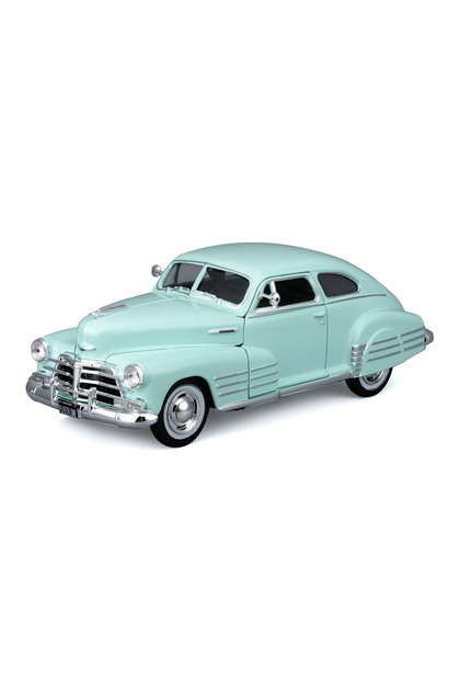 1/25 1948 Chevrolet Fleetline Aerosedan Light Green 32921-01