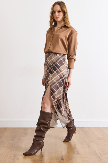 Women's Beige Zippered Slit Detailed Plaid Satin Skirt Etk-19000386