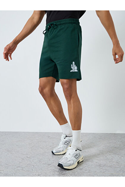 Men Green Printed Regular Fit Shorts