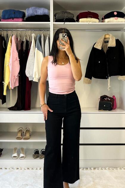 Front Pocketless Jean with Cut-Out Legs - Black Black