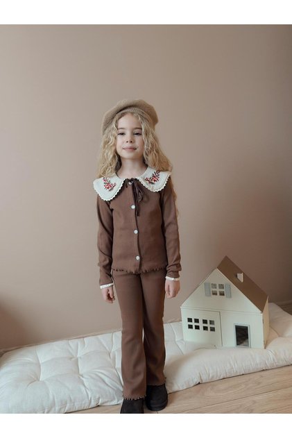 Girl's Lycra Suit with Lace Embroidery Detail, Size Ribbed Knit