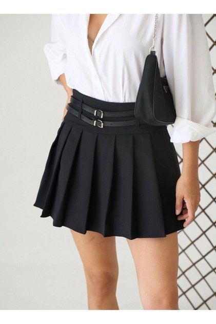 Women's Black Pleated Mini Skirt