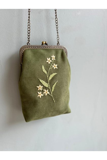 Craftsi̇s Embroidered Bag