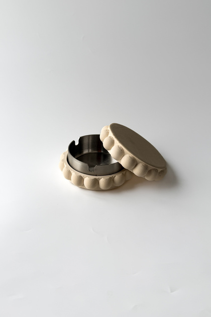 Steel Ashtray with Bubble Lid Beige