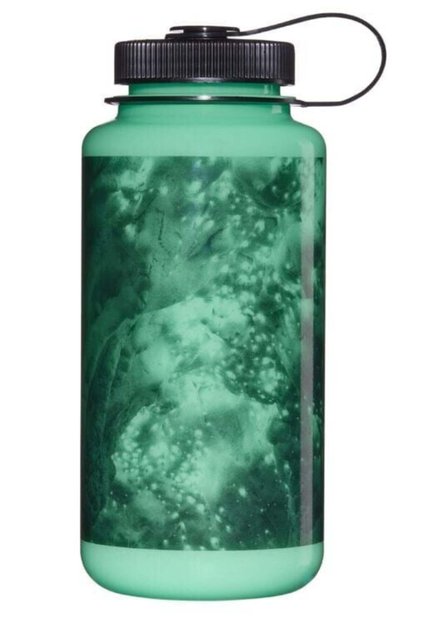 32oz Wm Glow W/Black Worms