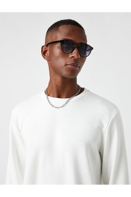 Crew Neck Basic Sweatshirt